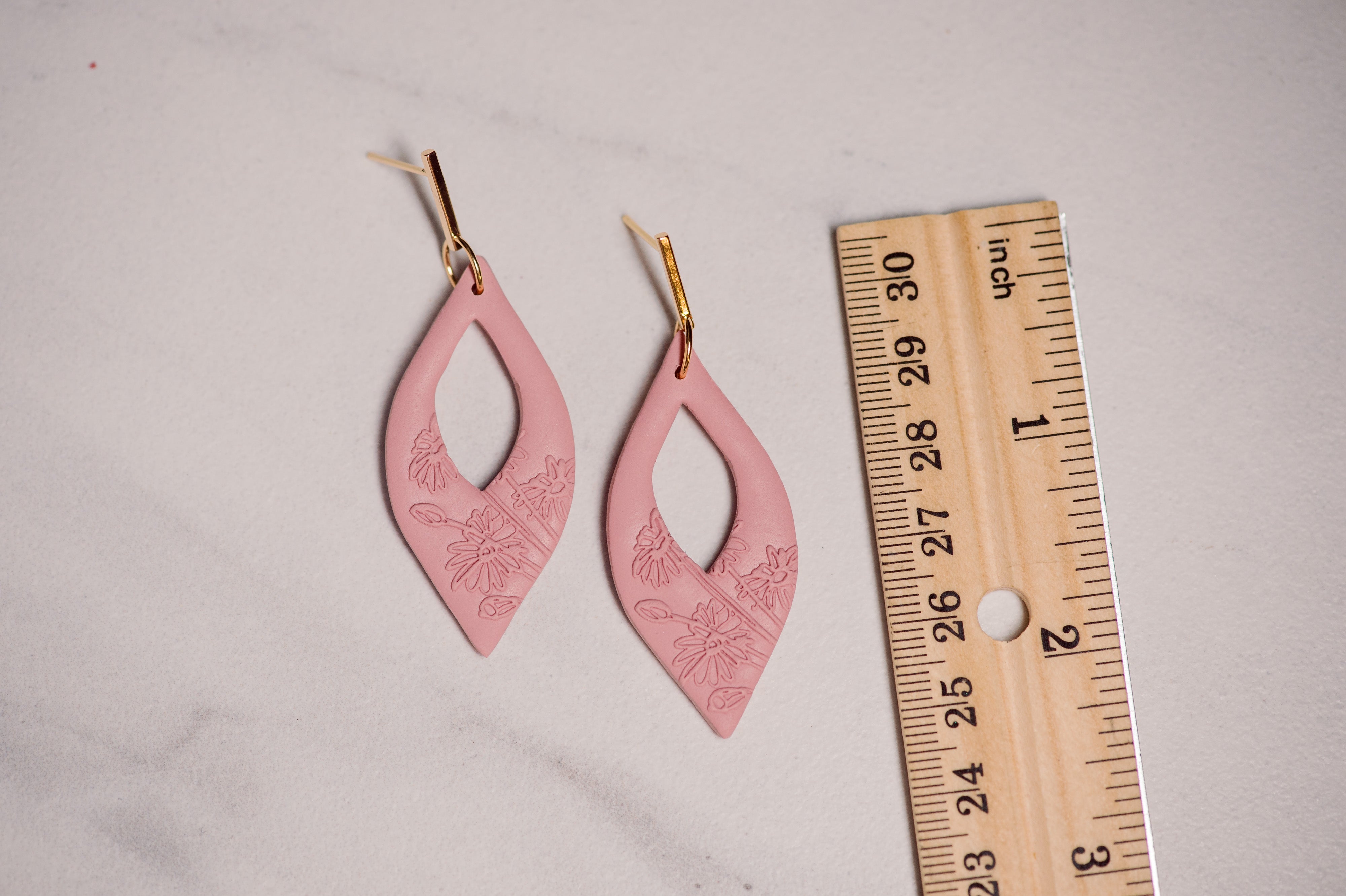 Dusty Rose Floral Textured Sleek Drops